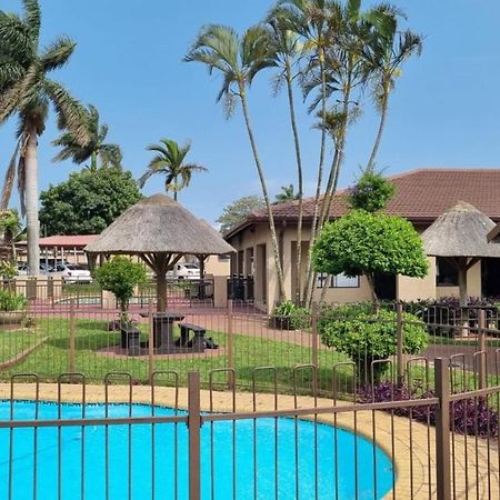 Gecko Inn Richards Bay Bagian luar foto