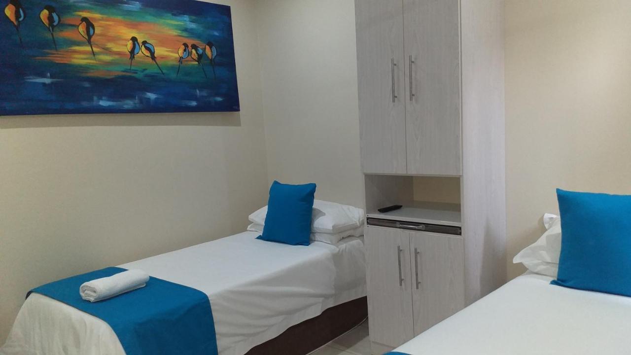 Gecko Inn Richards Bay Bagian luar foto