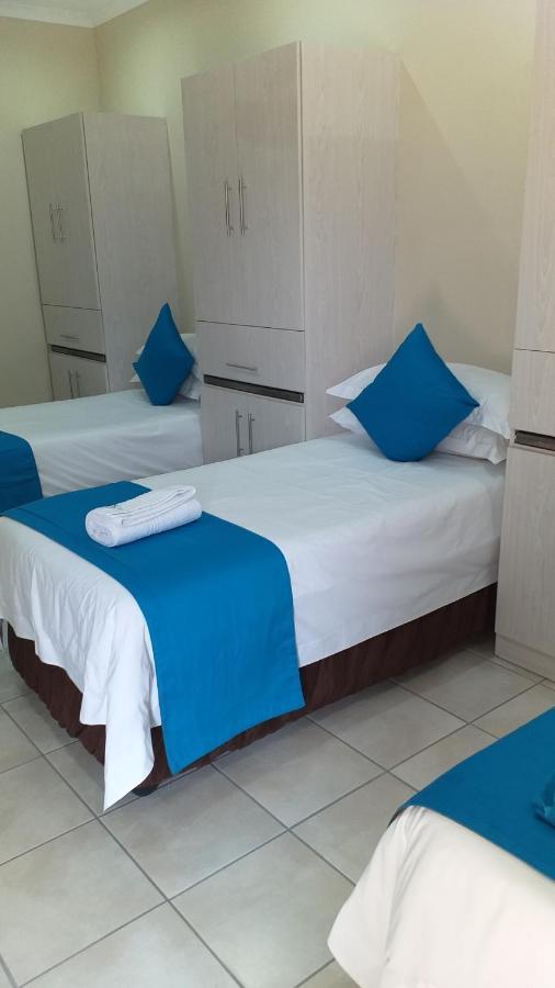 Gecko Inn Richards Bay Bagian luar foto