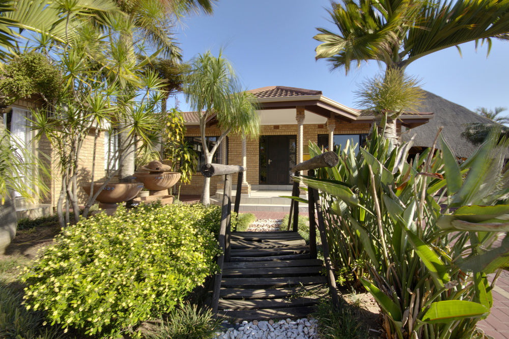 Gecko Inn Richards Bay Bagian luar foto
