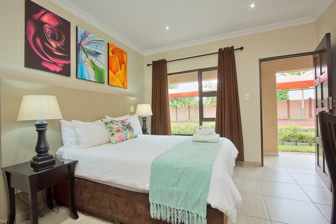 Gecko Inn Richards Bay Bagian luar foto